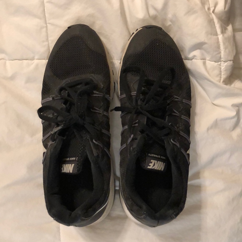 Black Nike Shoes